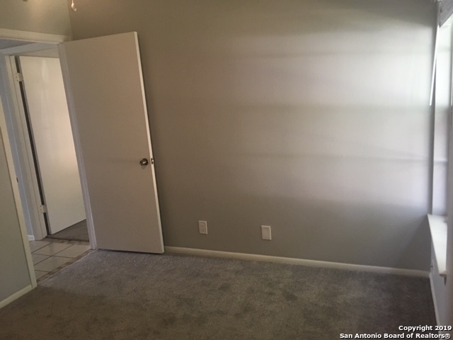 Image 20 of 62 For 9567 Millers Ridge