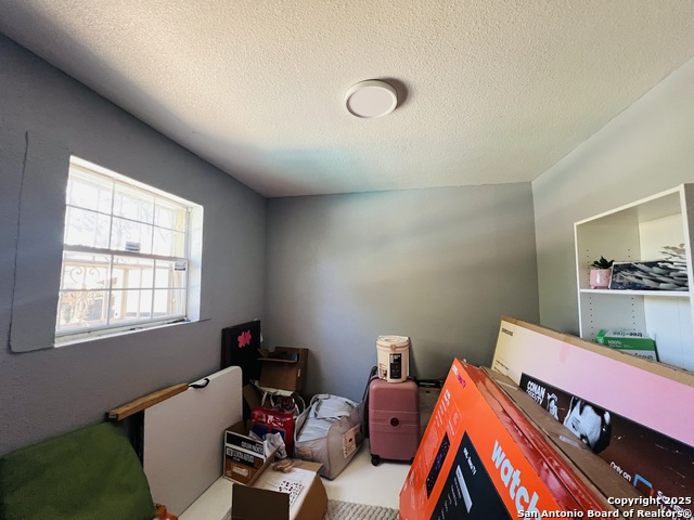 Image 36 of 38 For 3407 Kashmuir