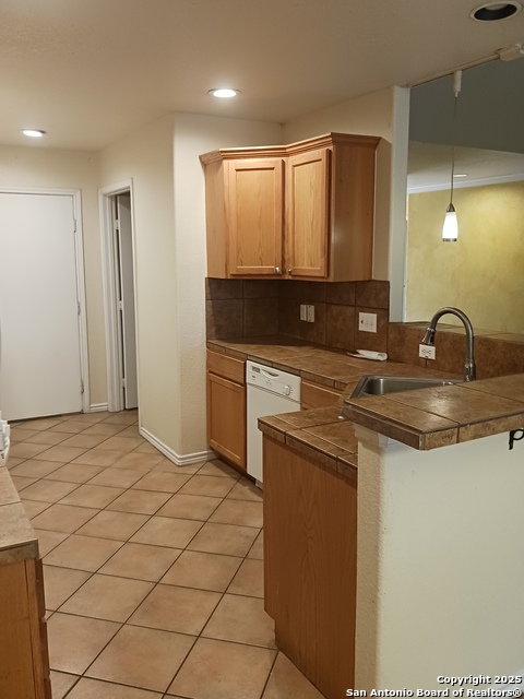 Image 5 of 15 For 426 Cantrell