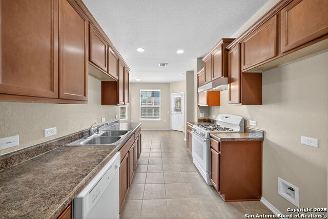 Image 12 of 29 For 3906 Adair Blf