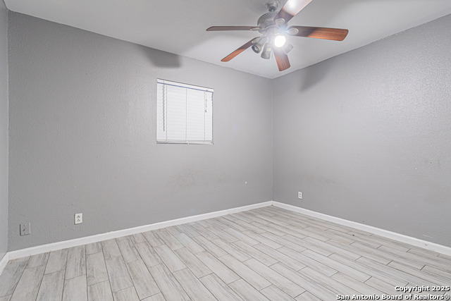 Image 23 of 27 For 5714 Windyhill