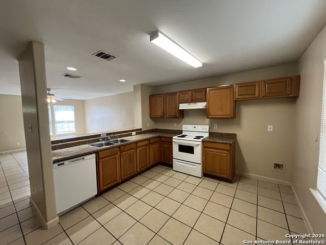 Image 5 of 28 For 5202 Fountain Lake