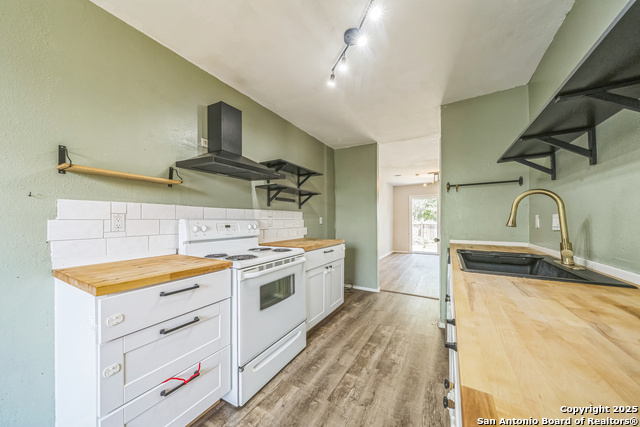 Image 12 of 21 For 3501 Ridge Knoll