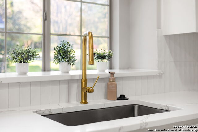 Image 17 of 50 For 15743 Dawn Crest