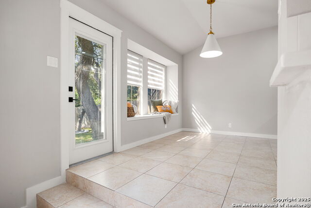 Image 18 of 50 For 15743 Dawn Crest