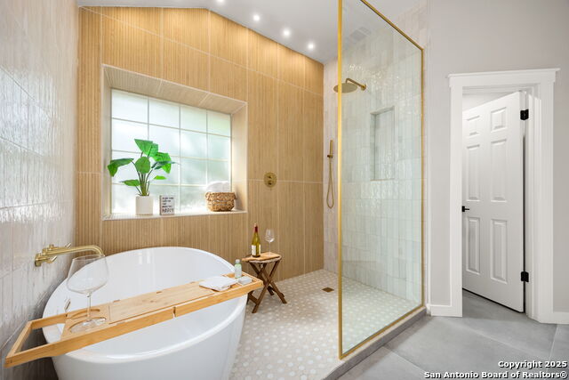 Image 25 of 50 For 15743 Dawn Crest