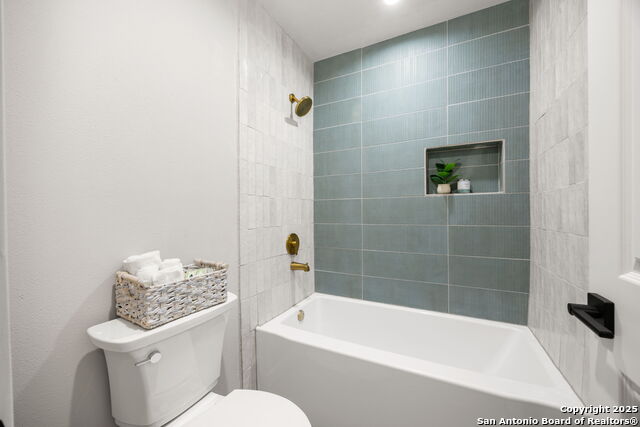 Image 32 of 50 For 15743 Dawn Crest