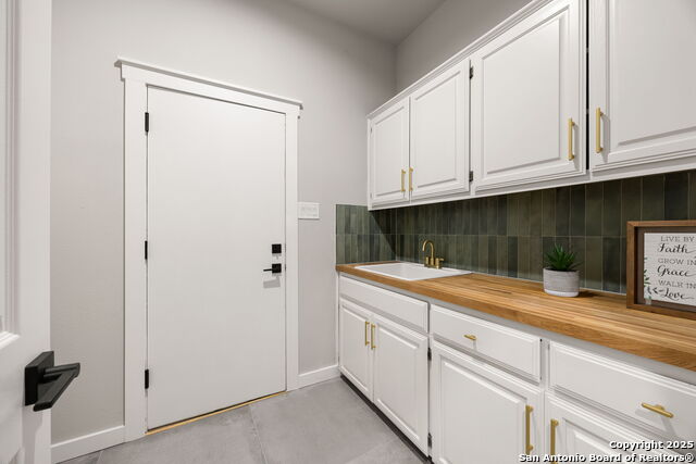 Image 35 of 50 For 15743 Dawn Crest