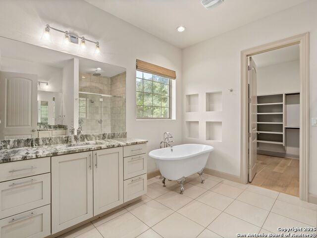 Image 26 of 47 For 8822 Falcon Pl