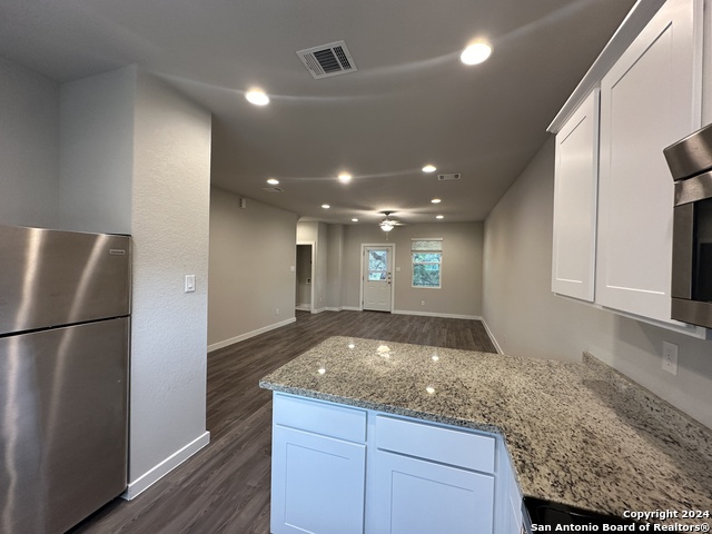 Listing photo id 8 for 13326 Rowdy Cove  102