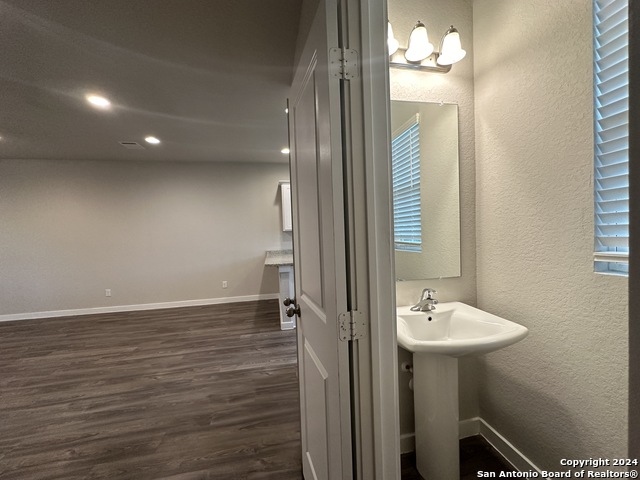 Listing photo id 9 for 13326 Rowdy Cove  102