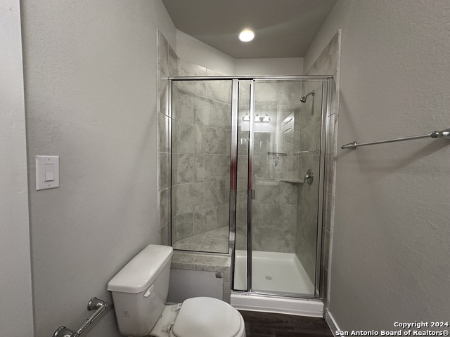 Listing photo id 17 for 13326 Rowdy Cove  102