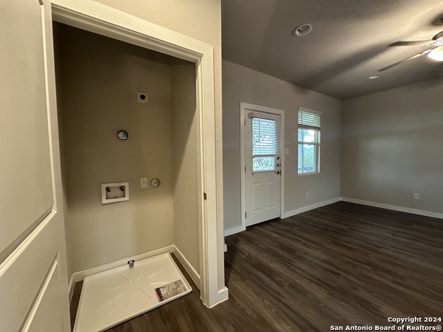 Listing photo id 24 for 13326 Rowdy Cove  102