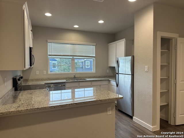 Listing photo id 6 for 13326 Rowdy Cove  102