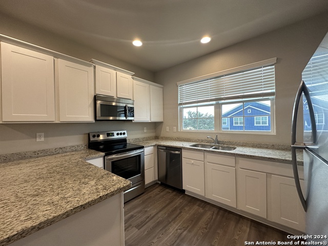 Listing photo id 7 for 13326 Rowdy Cove  102