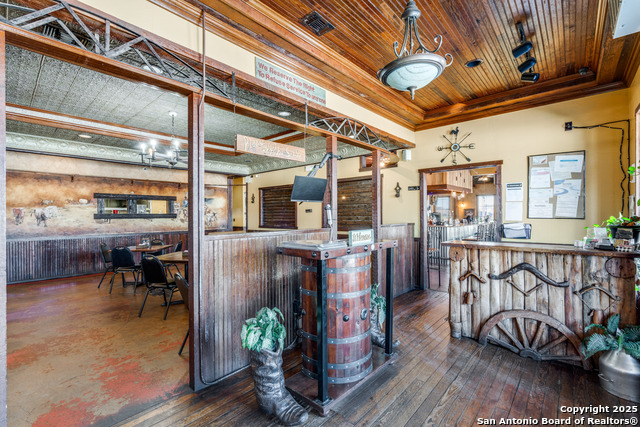 Listing photo id 16 for 11985 Us Highway 87 W