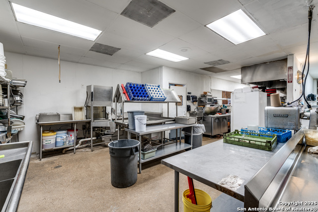 Listing photo id 17 for 11985 Us Highway 87 W