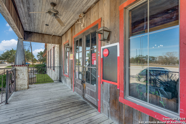 Listing photo id 5 for 11985 Us Highway 87 W