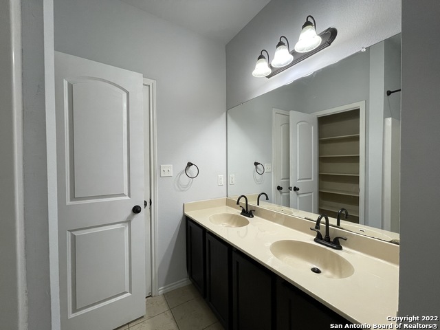 Image 15 of 16 For 918 Brown Rock Dr