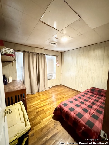 Image 10 of 16 For 607 W Theo Ave