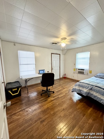 Image 11 of 16 For 607 W Theo Ave