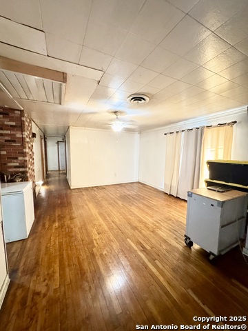 Image 14 of 16 For 607 W Theo Ave