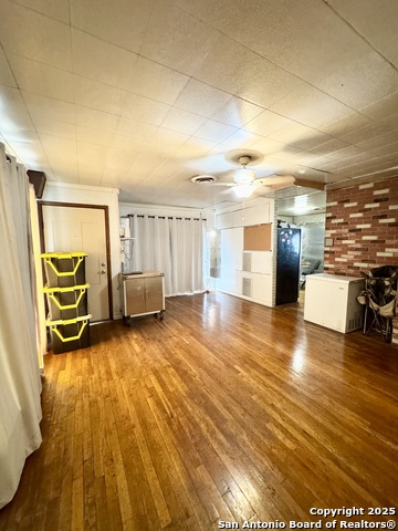 Image 15 of 16 For 607 W Theo Ave