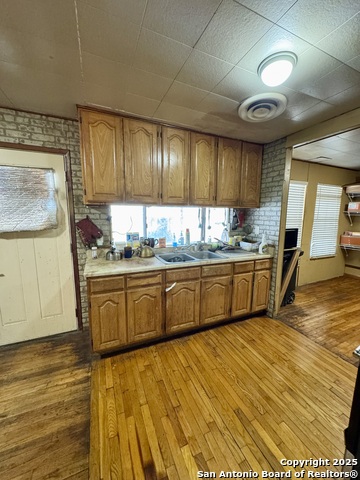 Image 2 of 16 For 607 W Theo Ave