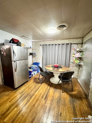 Image 3 of 16 For 607 W Theo Ave