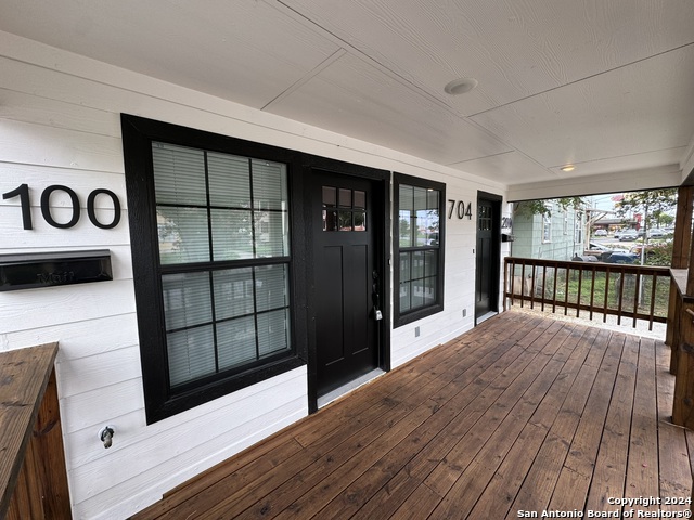 Listing photo id 2 for 704 Fair Ave  200