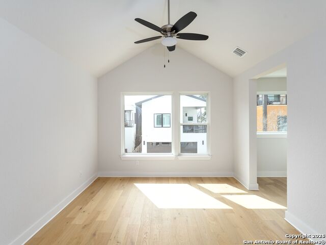 Image 22 of 41 For 550 Mcmonigal Place