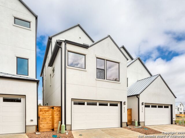 Image 37 of 41 For 550 Mcmonigal Place