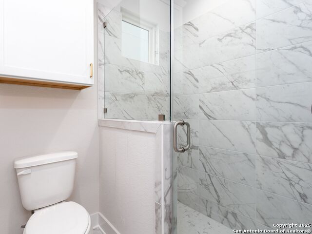 Image 9 of 41 For 550 Mcmonigal Place