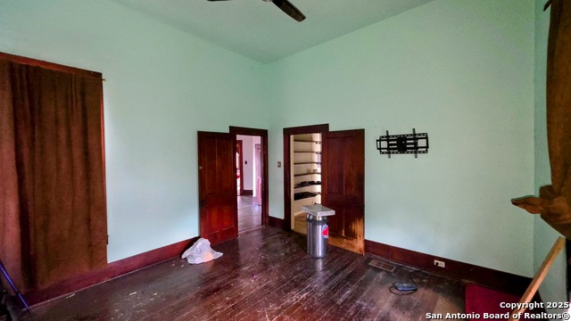 Image 6 of 8 For 1602 Avenue U