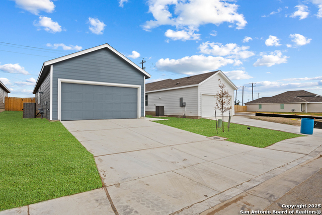 Listing photo id 9 for 5724 Mangas Cir.