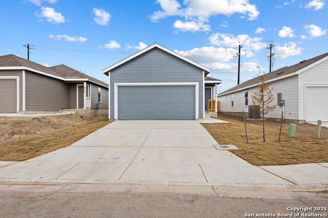Listing photo id 0 for 5724 Mangas Cir.