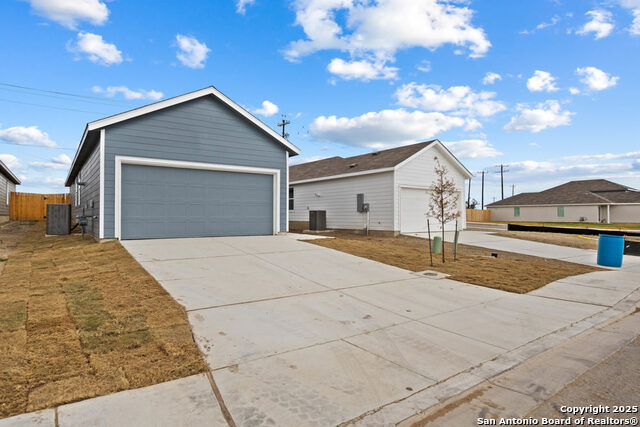 Listing photo id 2 for 5724 Mangas Cir.