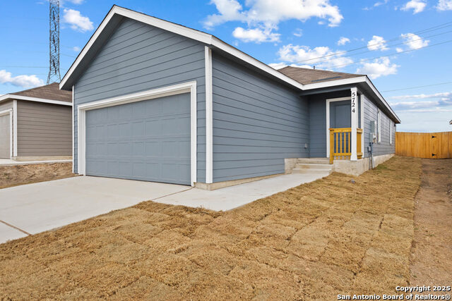 Listing photo id 3 for 5724 Mangas Cir.