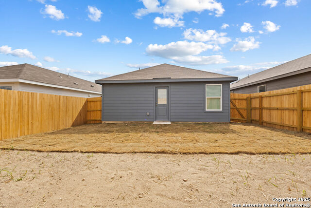 Listing photo id 6 for 5724 Mangas Cir.