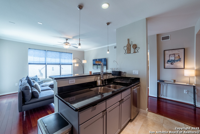 Image 11 of 16 For 7342 Oak Manor  7202