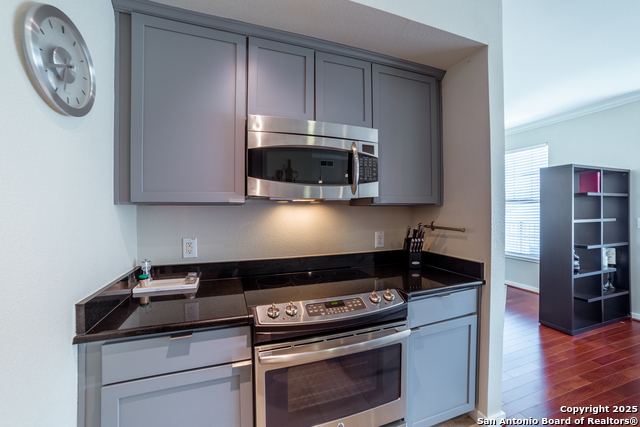 Image 12 of 16 For 7342 Oak Manor  7202