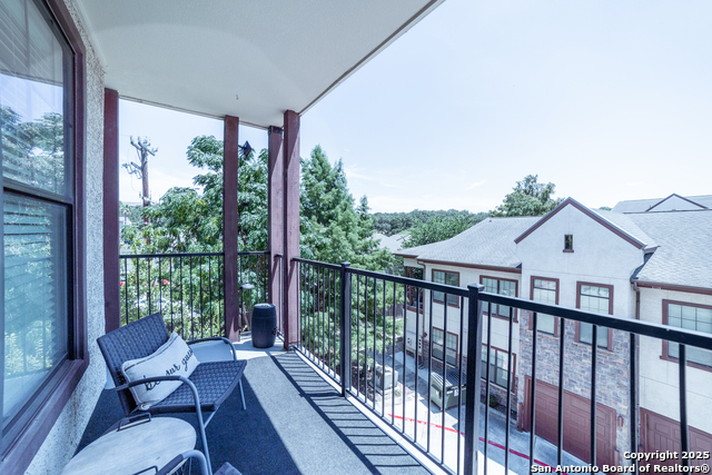 Image 15 of 16 For 7342 Oak Manor  7202