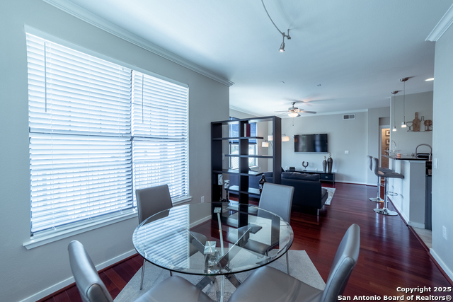 Image 6 of 16 For 7342 Oak Manor  7202