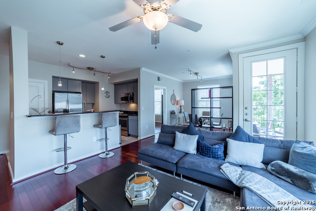 Image 9 of 16 For 7342 Oak Manor  7202