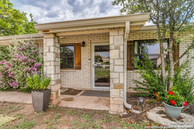 Listing photo id 0 for 103 Amber  