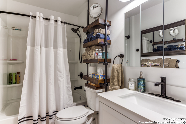 Listing photo id 18 for 103 Amber  