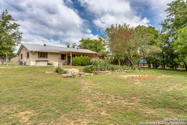 Listing photo id 22 for 103 Amber  