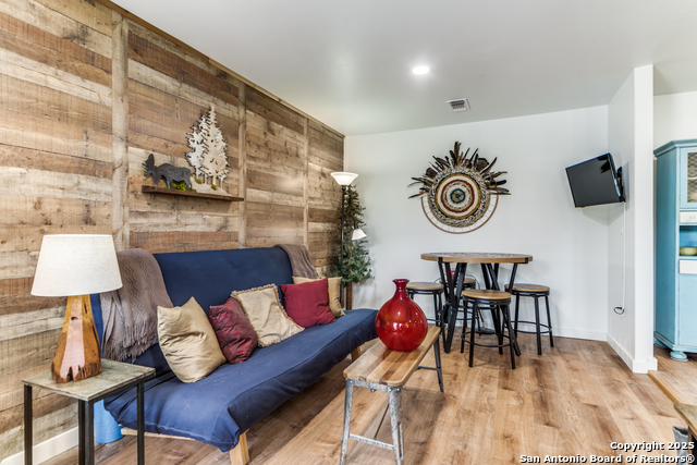 Listing photo id 6 for 103 Amber  