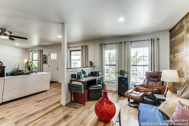 Listing photo id 7 for 103 Amber  