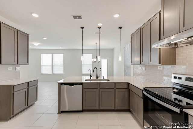 Image 17 of 44 For 14839 Vance Jackson Rd #503